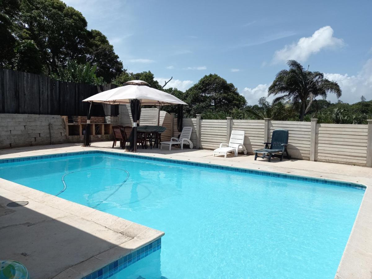 Poolside Guest House Port Shepstone Exterior photo